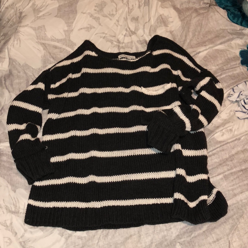 Reposh! Sweater - Picture 2 of 3